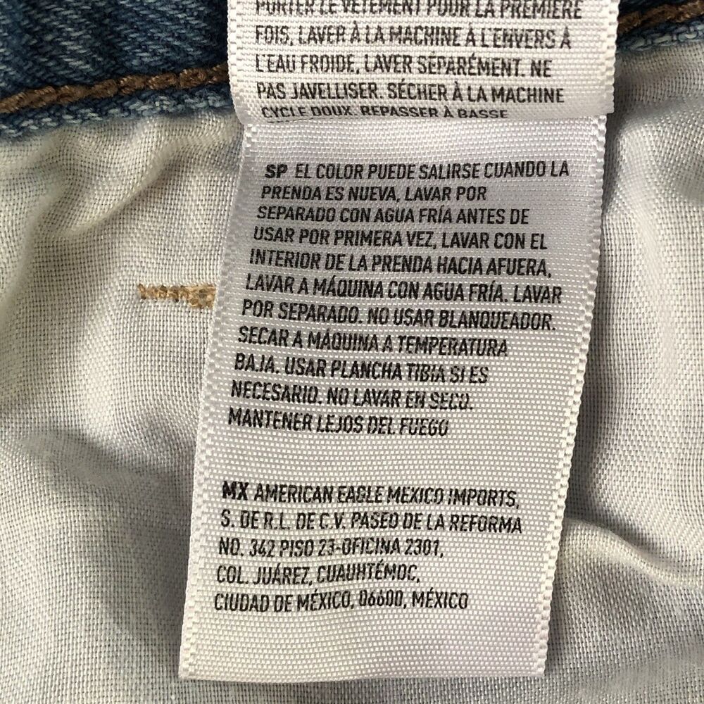 American Eagle Women’s Mom Jean Light  Blue Distressed Size 4 Short - Picture 12 of 16